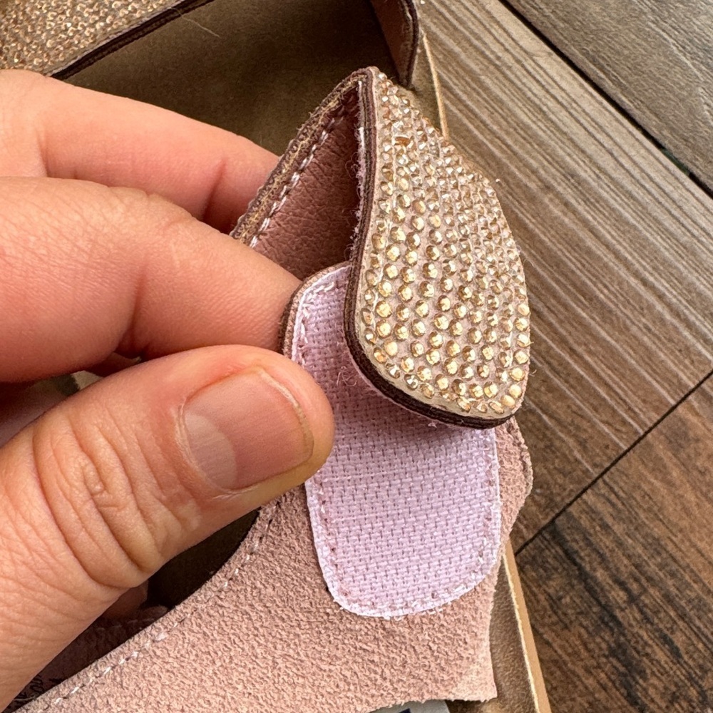 Daisy Fuentes Sparkling Pink and Tan Sandals - Picture 10 of 10